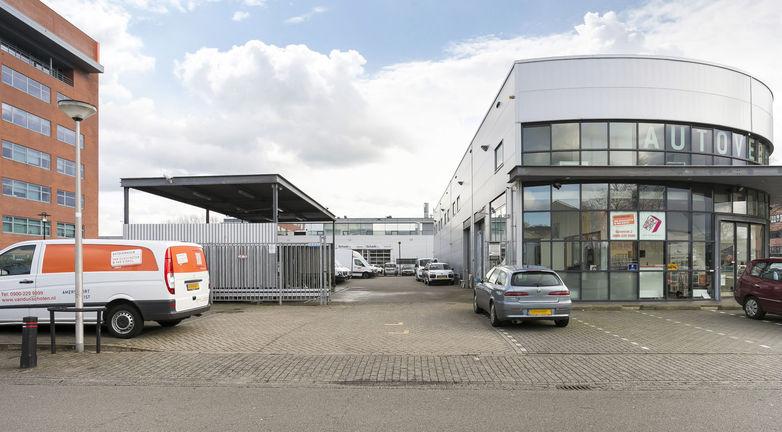 446 m² Buitenterrein Parkeren Bij het object