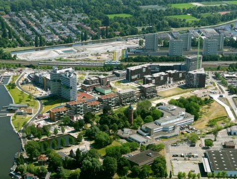 Enkele belangrijke bedrijventerreinen met hun verwachte transformatiepotentieel tot aan 2030 zijn: Buiksloterham/Papaverweg 52 ha Overamstel 34,2 ha Sloterdijk I 31,6 ha Hamerstraat 27 ha
