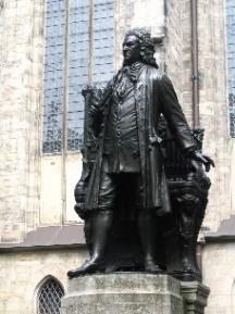 Maar in het buitenland wordt juist de Hohe Messe of wel de mis in h-moll, het meest opgevoerd. Bach schreef deze mis op het einde van zijn leven.