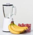 De Blender Een goede blender is ideaal geschikt voor het klaarmaken van een smoothie. In de glazen beker worden de ingredienten optimaal gemengd en geblenderd tot de gewenste consistentie.