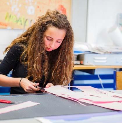 Het onderwijs op het OVC Talentontwikkeling staat centraal o in de vaklessen o in de talentklassen Unesco-school o Aandacht voor vier thema s 1. intercultureel leren 2. vrede en mensenrechten 3.