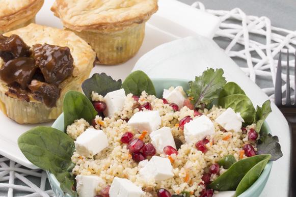 Steeds meer restaurants zetten kleinere gerechten op de kaart, zoals deze mini Pie s en heerlijke bijpassende salade! Daarnaast is deze Pie ook erg geschikt voor de vitrine van de versspecialist!