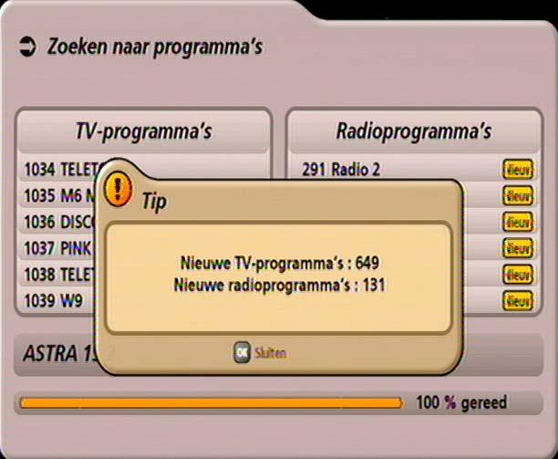 voor Duitsland +1 uur). Wissel met de -toetsen naar het veld Automatische tijdomschakeling. Kies hier met de -toetsen of de receiver automatisch van zomer naar wintertijd en omgekeerd moet wisselen.