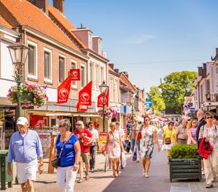 Zo kunt u tijdens een van de vele uitgestippelde fiets- of wandelroutes genieten van de landelijke omgeving.