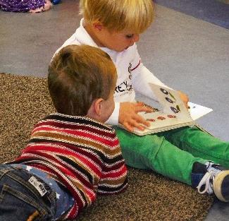 Kinderopvangtoeslag Afhankelijk van uw inkomen krijgt u een tegemoetkoming in de kosten voor kinderopvang. De netto kosten voor kinderopvang zijn dus lager dan de gegeven bruto-uur prijzen.