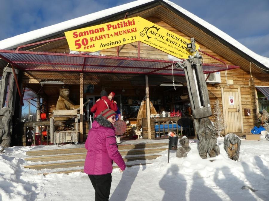 Op maandag met Arvid, de buschauffeur, naar Noorwegen gereden met onderweg prachtig sneeuwlandschap en richting Noorwegen steeds meer bergen. Je zag het landschap zo veranderen.