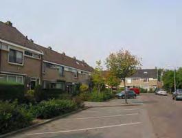 Omgeving Tuinstraat/Tulpstraat Deze woonwijk vormt een duidelijk herkenbare eenheid. De wegenstructuur kronkelt zich door de wijk en het bebouwingsbeeld vertoont samenhang.