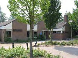 Het gebouw is in het groen gelegen. Het cultureel centrum heeft een geheel andere uitstraling. Het gebouw bestaat uit verschillende aan elkaar gekoppelde delen en is opgebouwd uit lichtbruin baksteen.