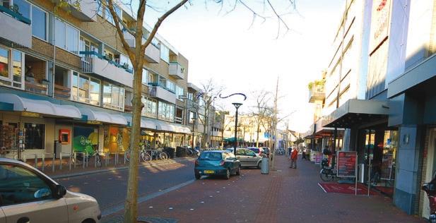 Algemeen: Dit appartement verkeert zowel van binnen als van buiten in een uitstekende staat van onderhoud, vloeren en dak zijn geïsoleerd.