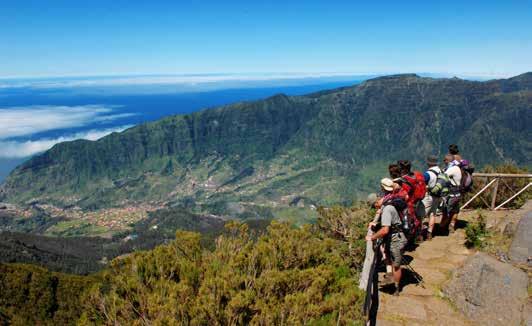 FLY-DRIVES Madeira De meeste bezoekers van Madeira leren eigenlijk alleen de hoofdstad Funchal kennen en waarderen en dat is niet verwonderlijk. Toch heeft Madeira meer te bieden.