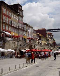 Route: Porto Porto, km, solares, nachten 1e dag: Luchthaven Porto Viana do Castelo, 80 km, Casa do Ameal (ca), 2 nachten. 3e dag: Viana do Castelo Ponte Lima, 50 km, Paço de Calheiros (ca), 3 nachten.