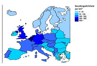 De dichtstbevolkte gebieden zijn het zuiden, het zuidwesten en de kuststrook langs de Indische Oceaan. a. 1= bevolkingsspreiding 2= bevolkingsdichtheid b.