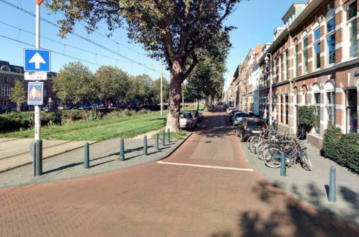Fietsstraattype: fiets meer midden op Fietsstraat Conradkade, Den Haag + Sterke positie fietsers - Grens aan acceptabele intensiteiten
