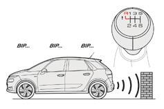 Deze functie signaleert met behulp van sensoren in de bumper obstakels in de nabijheid van de auto (personen, auto's, bomen, slagbomen, enz.) die binnen het detectiebereik vallen.
