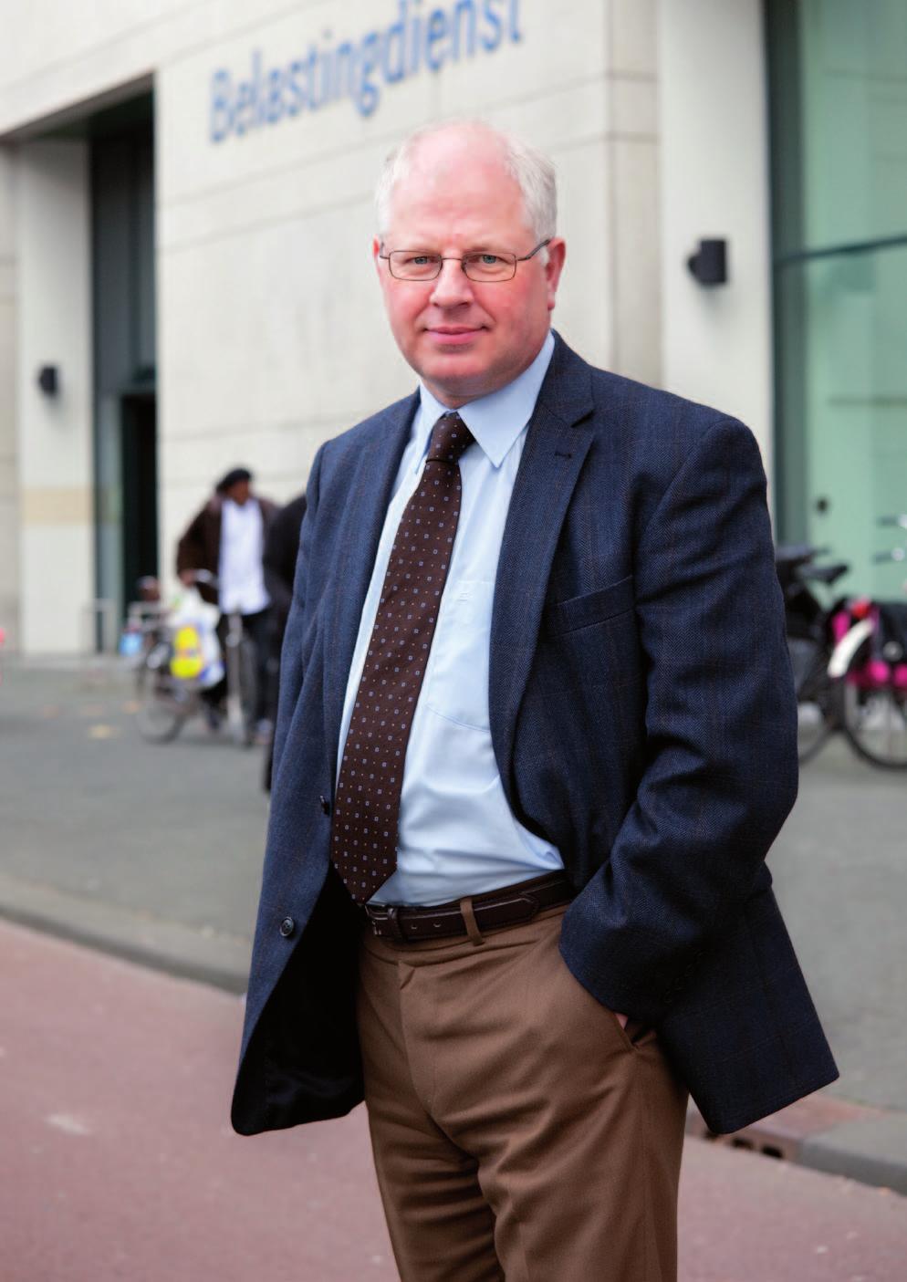 Ruud van Pelt Directeur Belastingdienst Rijnmond en stuurgroeplid RIEC Rotterdam-Rijnmond Eén en één is vaak drie op informatiegebied We bedienen een kleine anderhalf miljoen particulieren en ruim