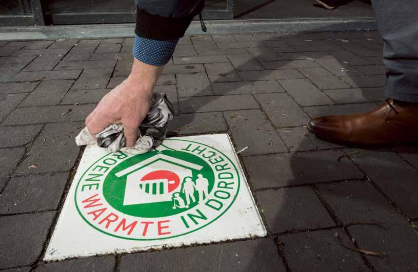 6 7 > duurzaamheidsdoelstelling van de stad. Dat onzichtbare is ook weer jammer, want zonnepanelen en windmolens springen wel meteen in het oog.