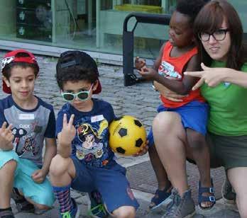 De 7- tot 12-jarigen kunnen dagelijks kiezen tussen knutselen, sporten, een stadsspel... Ook activiteiten per leeftijdsgroep en grote spelen komen aan bod. Iedere week wordt er gewerkt rond een thema.