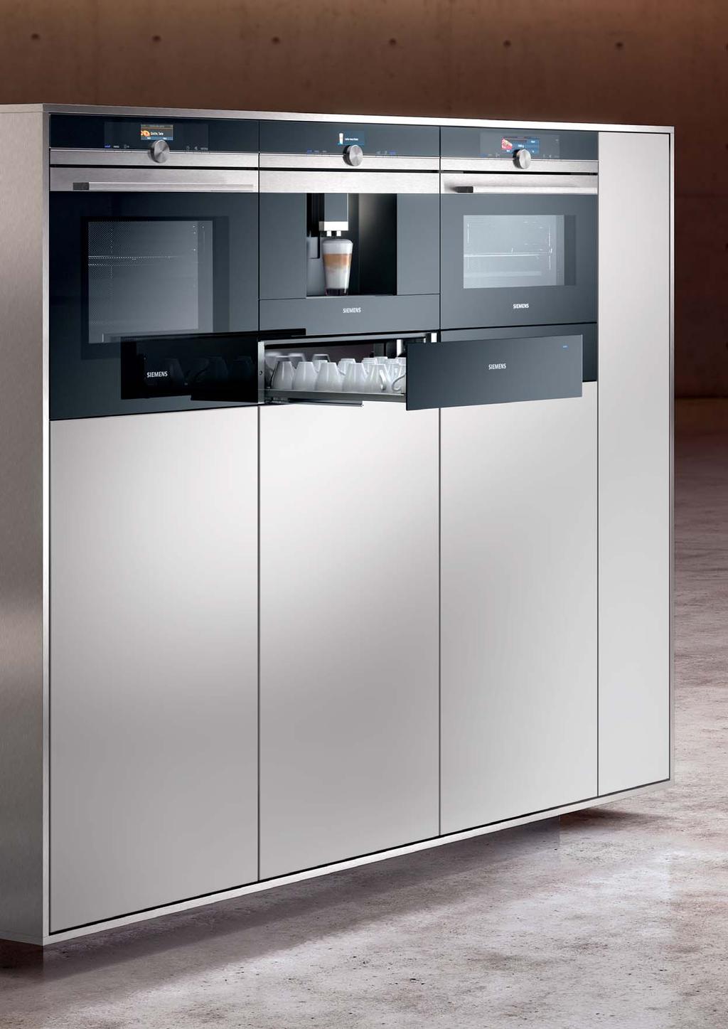 Siemens biedt een uitzonderlijk hoogtechnologisch espresso-automaat aan, dat volledig geïntegreerd kan worden in het gamma van de iq700