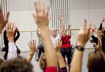 In deze nieuwe voorstelling, gemaakt door Marco Gerris en artistiek coördinator van de Junior Company Ernst Meisner, ontmoeten streetdance en ballet elkaar.