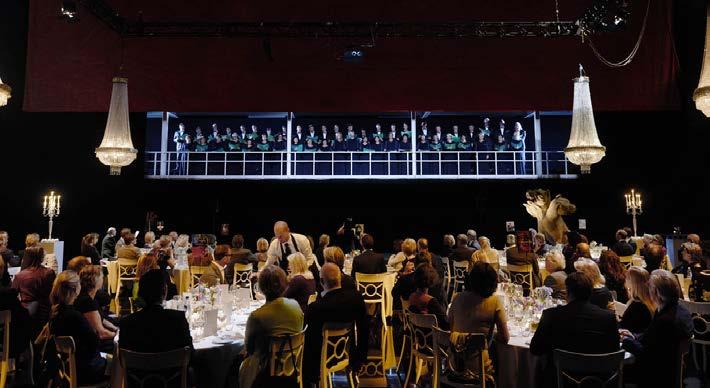 De Vrienden van De Nationale Opera zijn in een aparte vereniging georganiseerd. Deze doneert jaarlijks een vast bedrag.