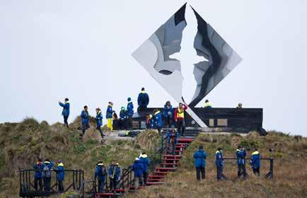 Monument Kaap Hoorn 3 Condor Wij bieden één zuidwaartse expeditie (9 dagen) en één noordwaartse expeditie (0 dagen).