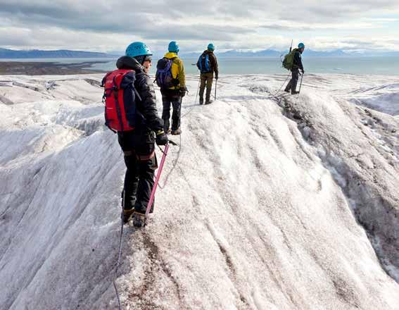 80 NORT 9/0 dagen MS SPITSBERGEN afvaarten: mei en juni 08 NORTH WEST SPITSBERGEN NATIONAL PARK KONGSFJORD SVALBARD MONACO GLACIER ISFJORD Ny-Ålesund d Longyearbyen ngyearbyen 80 NORTH North Cape