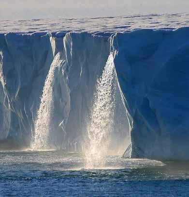 DAG : Longyearbyen Geniet van de bijzondere en verrassend kosmopolitische flair van deze informele hoofdstad voordat we op het MS Spitsbergen inschepen.