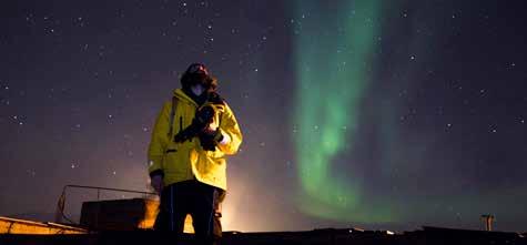 Spitsbergen VERLENG UW REIS SVALBARD AAN WAL Shutterbird Productions De seizoenen op Spitsbergen variëren van zonovergoten nachten tot volledige duisternis in de poolnachten.