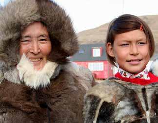 DAG : Venetië van Groenland Maniitsoq is spectaculair gelegen tussen ruige bergtoppen en enorme gletsjers en heeft als bijnaam Venetië van Groenland.