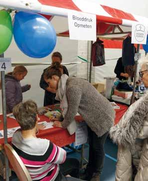 De bezoekers werden wegwijs gemaakt door ruim dertig verschillende zorgaanbieders vanuit Zevenbergen en de regio in de lokale en regionale diversiteit aan aanbod van zorg en gezondheid.