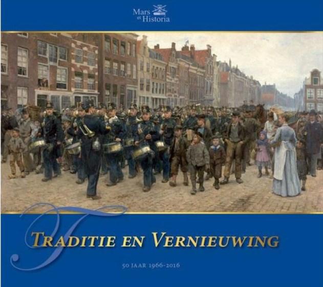 " Minister Jeanine Hennis-Plasschaert zei dat vanmiddag toen zij het boek 'Traditie en vernieuwing' in ontvangst nam.