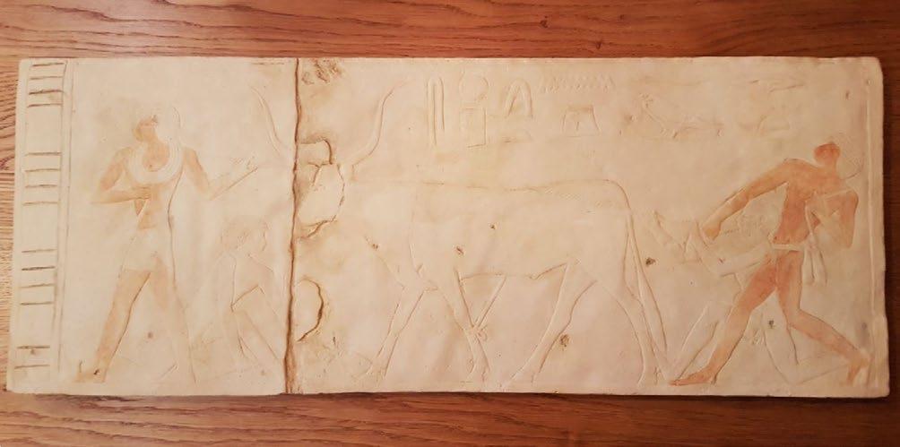 Kavel 6 Replica mastaba-reliëf Gipskopie van een mastaba-reliëf met scène van het drijven van koeien. Origineel in het RMO.