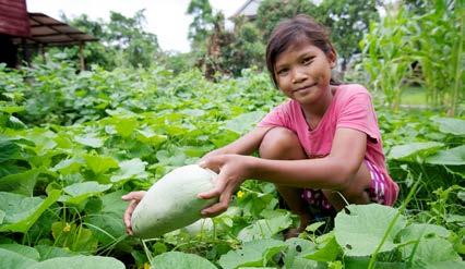 VERHAAL UIT HET ZUIDEN Samuon, tuinier en chef-kok 13 jaar is ze, Samuon uit Cambodja. Met een trots die ze niet kan verstoppen, verklapt ze ons de geheimen van haar favoriete maaltijd.