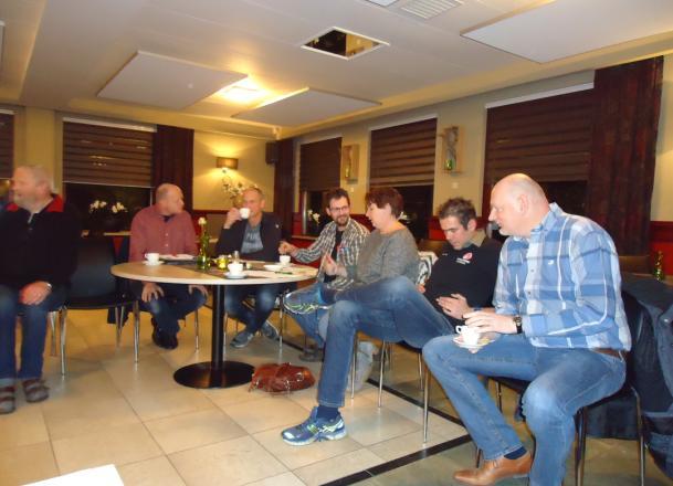 Amersfoort en Putten mka, Lunteren zka, verder alle verenigingen vertegenwoordigd door een kloeke afvaardiging. Agenda en mededelingen.