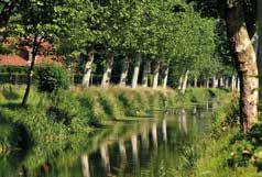 De mooiste plekjes langs Lieve en Kale De Lieve, van Belzele tot Zomergem De Lieve is het oudste kanaal van Vlaanderen van die omvang en verbond oorspronkelijk Gent met het Zwin (regio Brugge en