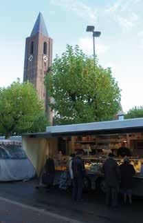 Hier leeft de markt nog en we kunnen elke toerist aanraden om eens te komen kuieren en shoppen op onze markten. Elke voormiddag kan je bij ons naar de markt.