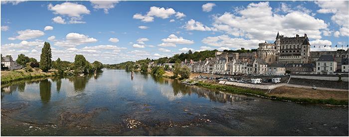 Kenmerken Val de Loire Midden-Frankrijk, vernoemd naar Loire, langste Franse rivier Scala aan druivenrassen (merendeels mono-cépages) Grote