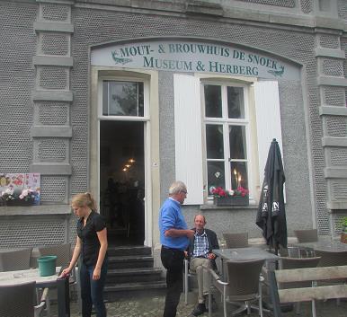 Op bezoek Herberg t Brouwershof, Alveringem Wie ooit het mout- en brouwmuseum bezoekt moet