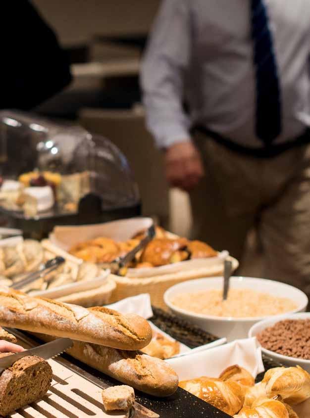 BROOD Ambachtelijke broden LANTERNA - ITALIAANSE BROODSPECIALITEITEN FOCACCIA S ROND 59 FOCACCIA S PLAAT 60 CIABATTINA S 61 BASTONCINO S & PANINI 63 LES PAINS PÉRÈNES DE ROLAND COTTES - DESEMBRODEN