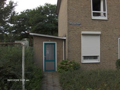Na de sloop van de woningen voor ouderen in de Oude Gracht en Stratum zijn deze woningen nog slechts in de Hapert aanwezig.
