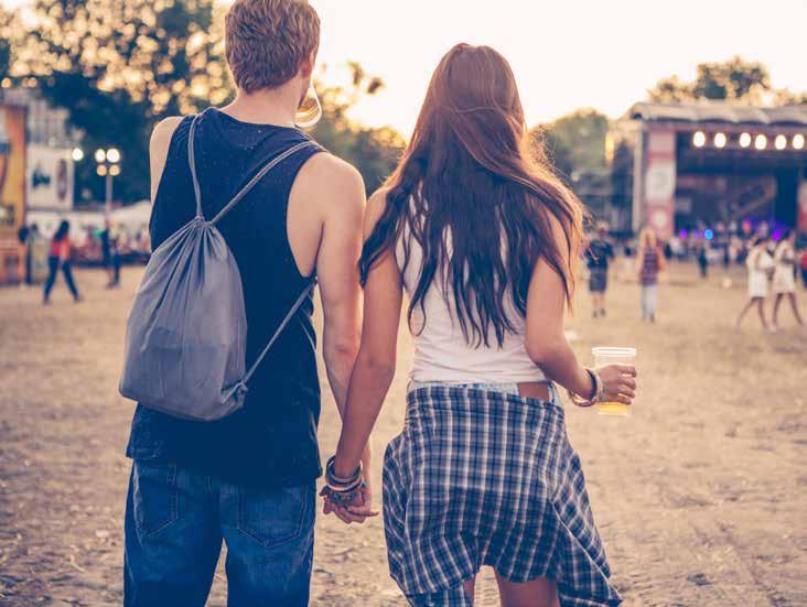 Alcohol Misschien associeer je een festival of een gezellige dag op de markt (die je afsluit op een terrasje) onlosmakelijk met een alcoholische versnapering.