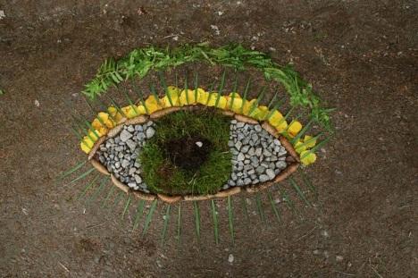 Kunst in de natuur (6-12 jaar) Jullie zijn echt natuurkunstenaars en maken zogenaamde Land-art kunst. We starten met het openmaken van de kadootjes van alle kinderen.