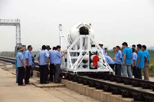Volgens deze krant zal de terugkeercapsule van de Chang'e 5 met zijn kostbare lading maanmonsters de tocht door de dampkring moeten doorstaan. Dat zal met een snelheid van 40.