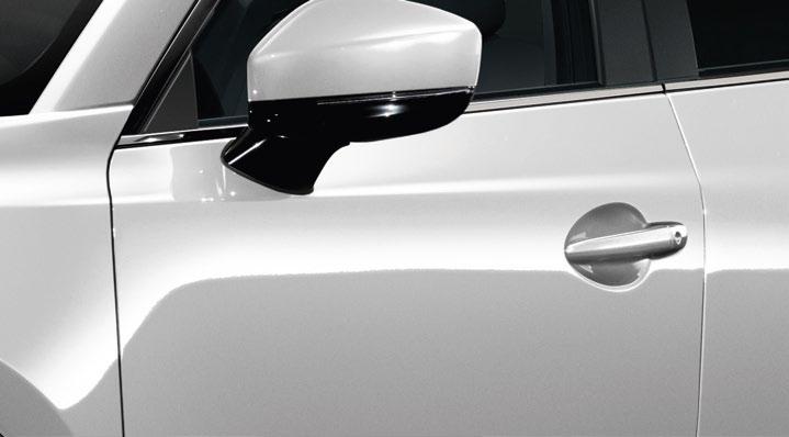 Automatische deurvergrendeling bij het wegrijden Elektrisch verstelbare en verwarmde buitenspiegels in koetswerkkleur Bumpers voor en achter in koetswerkkleur Deurgrepen in koetswerkkleur