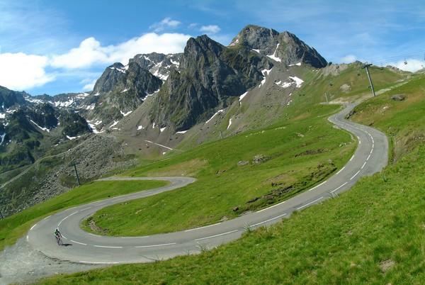 16. Col du Tourmalet (17.1km) Frankrijk Deze Pyreneeën reus is misschien wel de bekendste van allemaal.