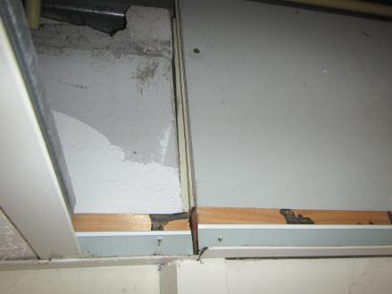 cv ruimte en 2 liftmachinekamers Bereikbaarheid: goed Type asbest: geen asbesthoudend brandwerend board Hoeveelheid: cv ruimte: ± 16 m² 2 liftruimten: ± 12 m² Bevestiging: geschroefd Conclusie: geen