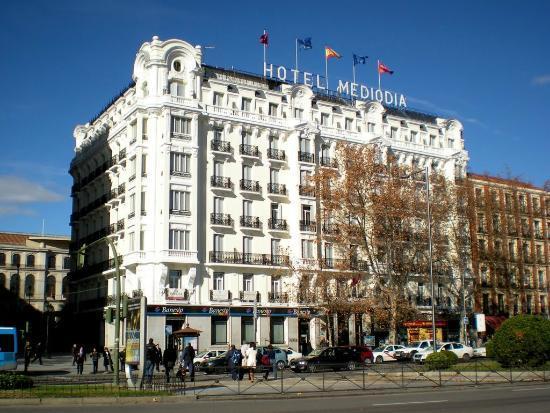 Praktische gegevens: Hotel: Hotel Mediodía Plaza del Emperador Carlos V, 8 28012 Madrid Spain Tel: +34 915 273 060 Fax: +34 915 307 008 info@mediodiahotel.