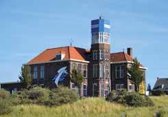 ROUTE VELSEN / IJMUIDEN 14,2 KM Als u aan IJmuiden denkt dan denkt u aan de haven, het IJ en aan vis, maar ook aan de herkenbare watertorens en het Vissersmonument.