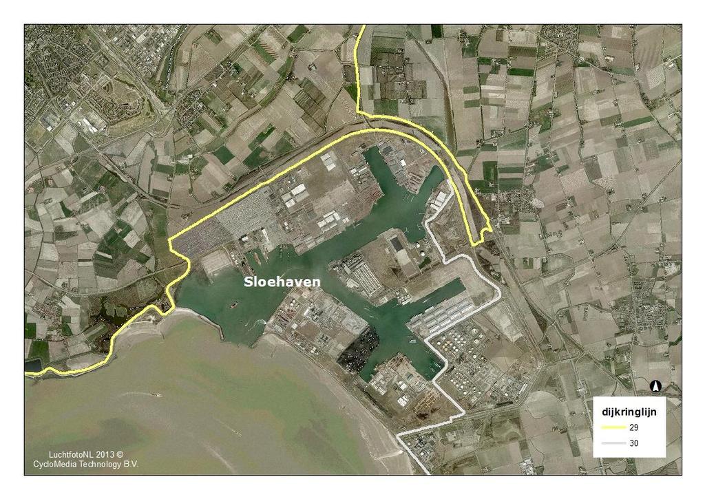 Figuur 27: Keermuur met parapet boulevard Vlissingen 3.2.2 Sloehavengebied Aan de zuidzijde van de dijkring is het industriegebied van de Sloehaven gelegen.