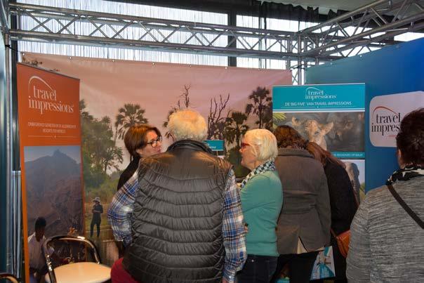 Beurs Pakketten We bieden onze exposanten een keuze uit twee standaard beurspakketten.